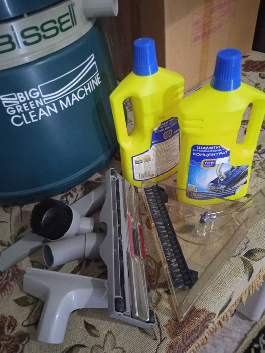 Моющий пылесос "Bissell" набор