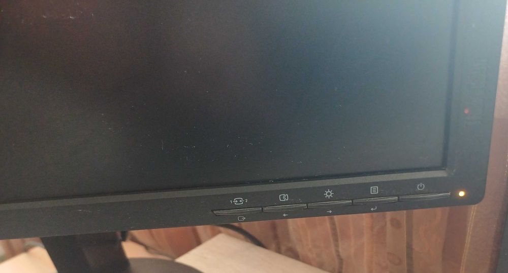 Lenovo Thinkvision Монитор -  с USB Хъб, Идеален за офиса и дома!