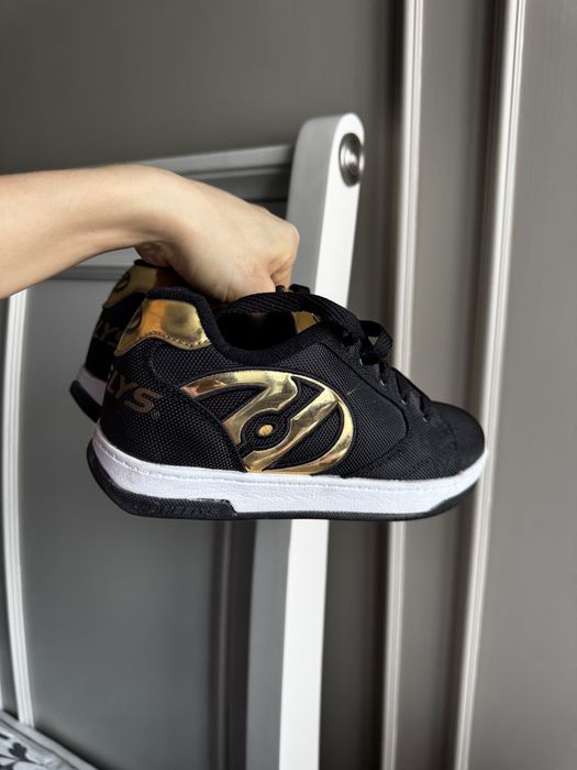 Кроссовки HEELYSс роликами, 35 размер, оригинал