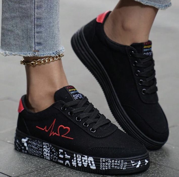 Модни вулканизирани обувки