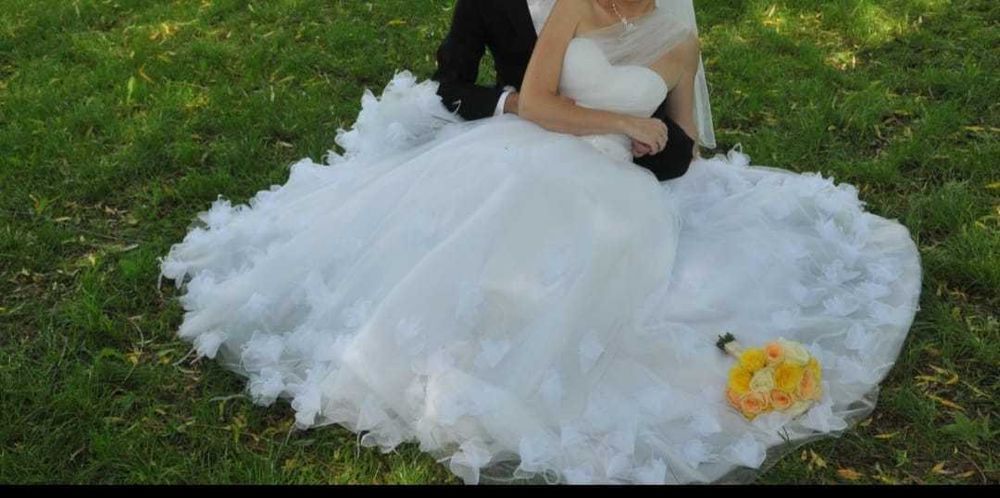 Vand rochie de mireasa marca Maya Fashion. Ofer voalul cadou.