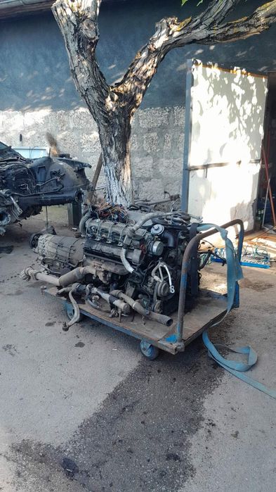 Продавам  двигател  м67  3.9 д v8 bi turbo  e38