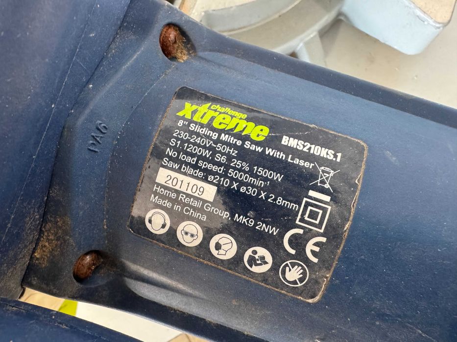 Циркуляр пендула - Extreme 1500 W / 210 mm