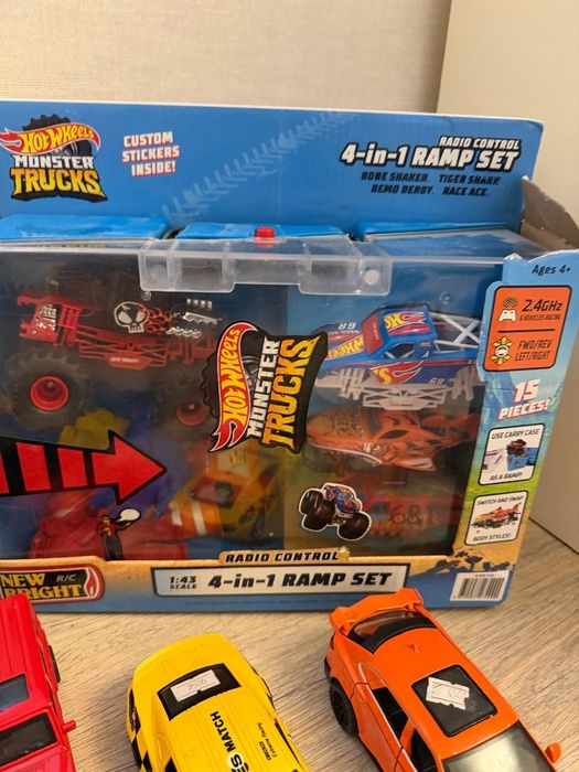 Hotwheels  машинки гелик и другие