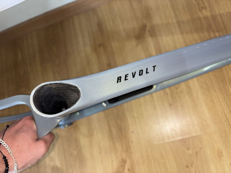 Cadru bicicleta giant revolt carbon !!!