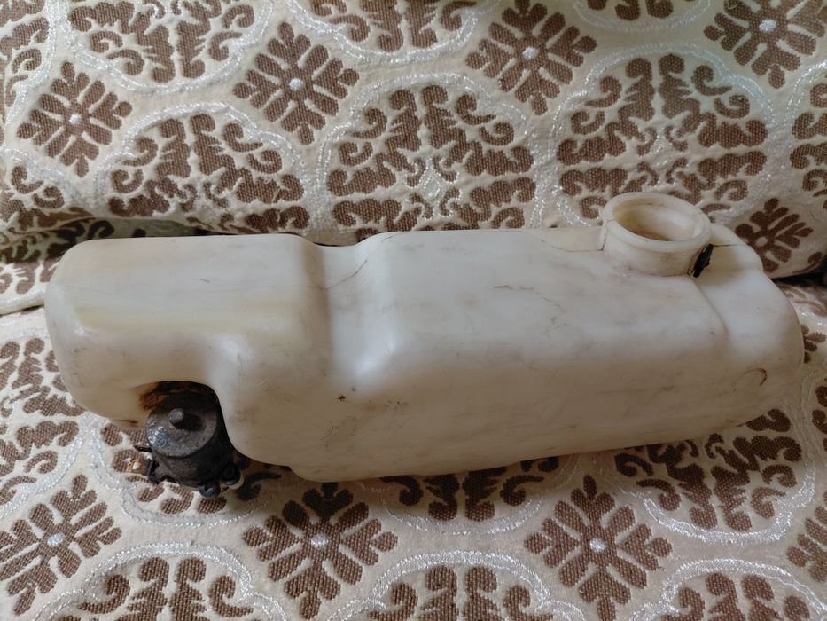 Бачок стекло омывателя