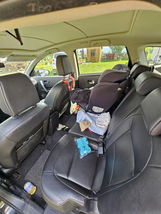 Vând Nissan Qasqai+2