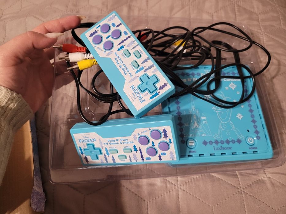 Конзола, 290 игри- Елза и Ана