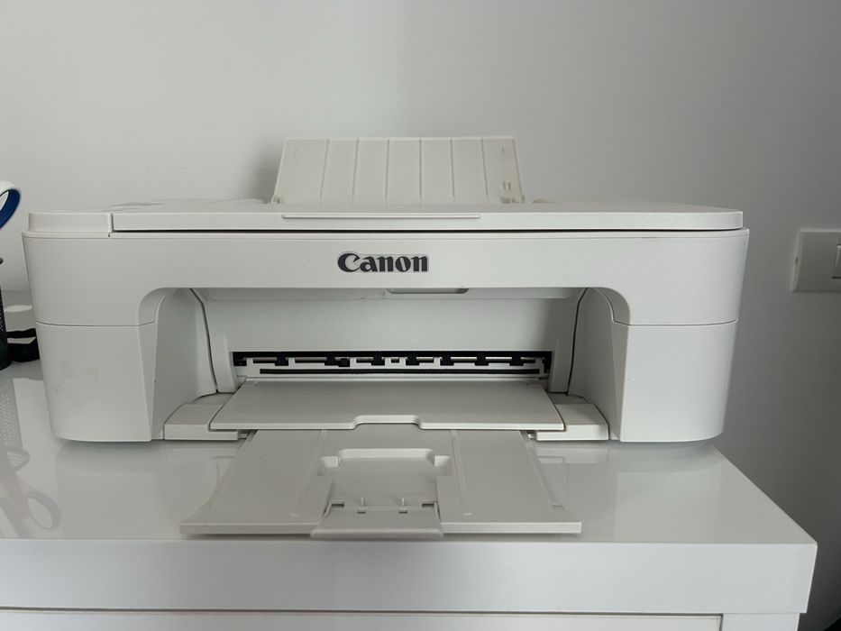 Imprimanta Canon cu conectare Wi-fi