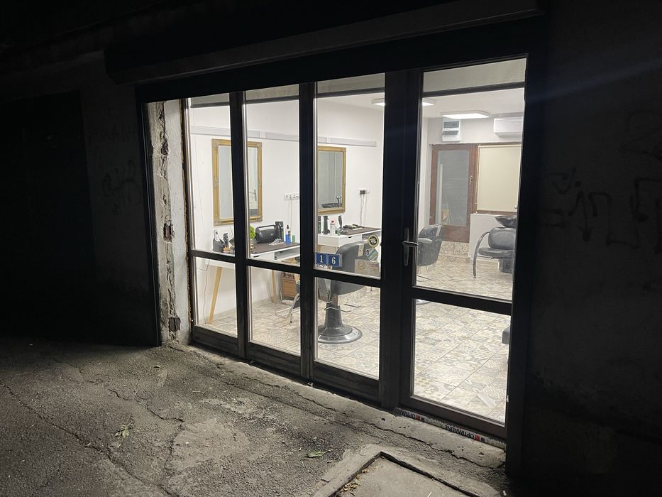 Spatiu comercial / garsoniera cu curte