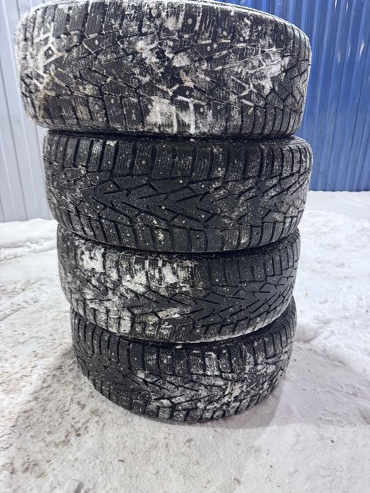 Шиный  215/60/17  Нокйан