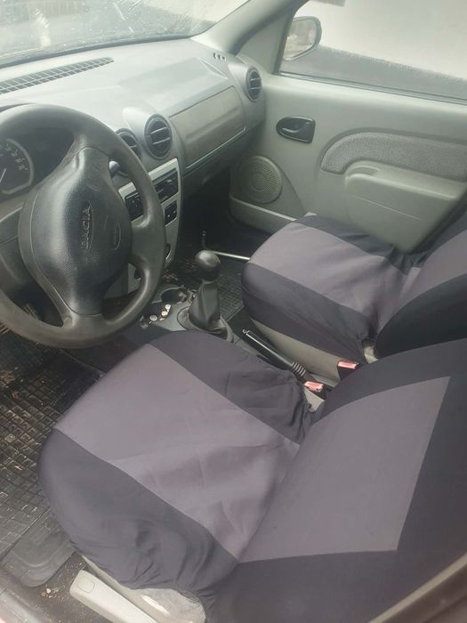Vând Dacia logan