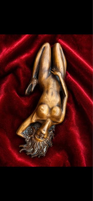 Statueta nud din bronz masiv