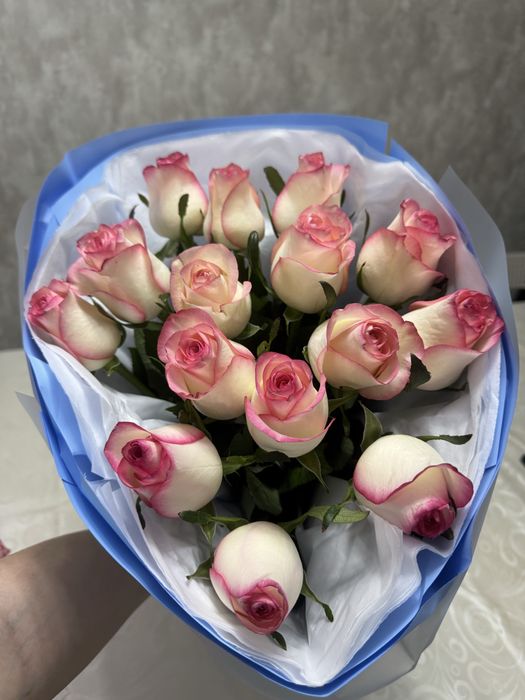 букет из 15 роз.