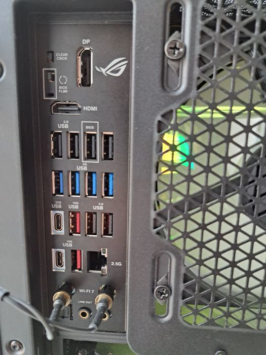 Pc de gaming cu i7 13700k si rtx 4080