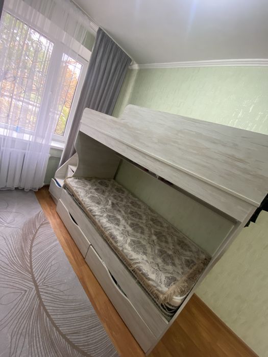 двухярустный кровать