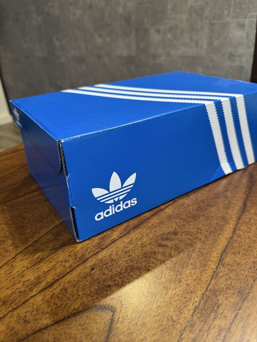 Новые кроссовки Adidas Samba