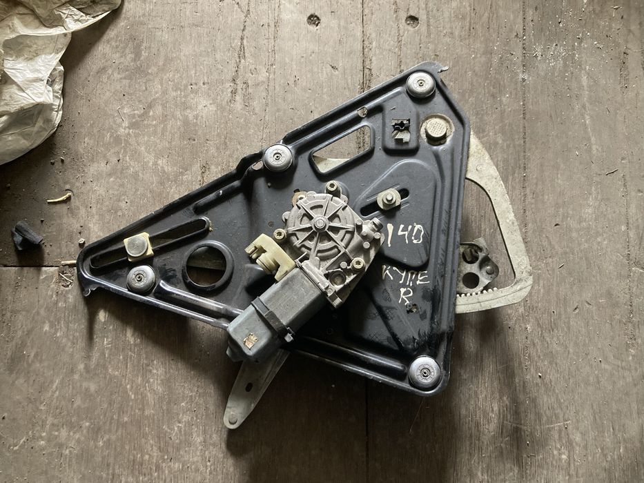 Стеклоподъемник передний правый Мерседес W140 купе / Mercedes C140