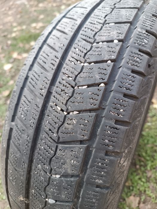 Продам шины комплект, пара 195/60/15