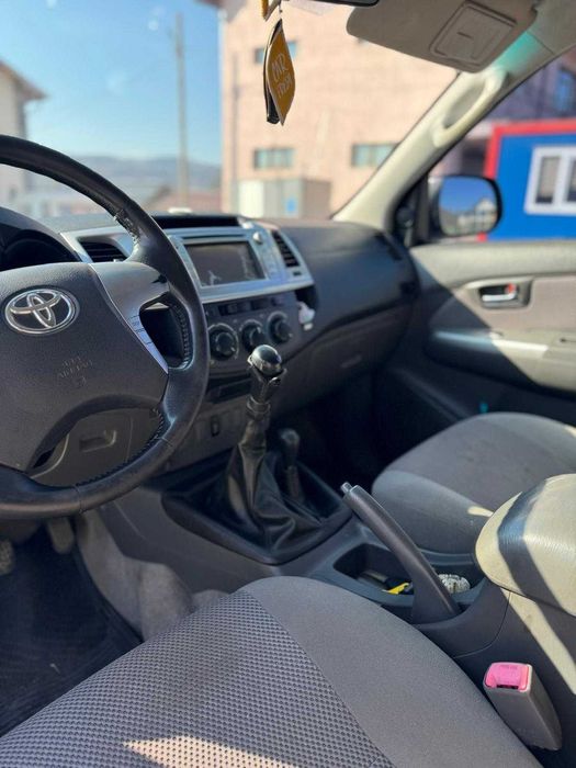 Vand Toyota Hilux 2013