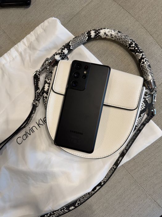 Бяла дамска чанта Calvin Klein