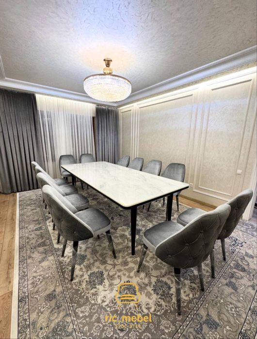 Zal  va oshxona kafelar uchun mojalangan stol stul