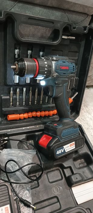 Шуруповёрт дрель