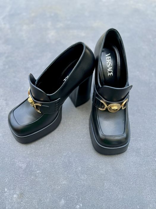 Pantofi Versace, cu platforma