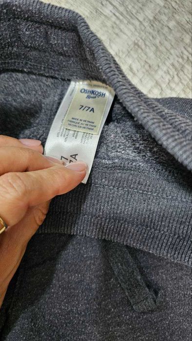 Джинсы Levis и штаны Cartes