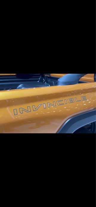 Generația nouă , Toyota Hilux Invincible 2.8 D, 48V Mild Hybrid