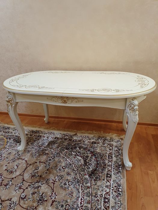 Продам стол новый