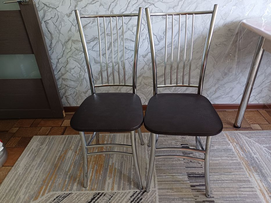 Продам стул со стульями