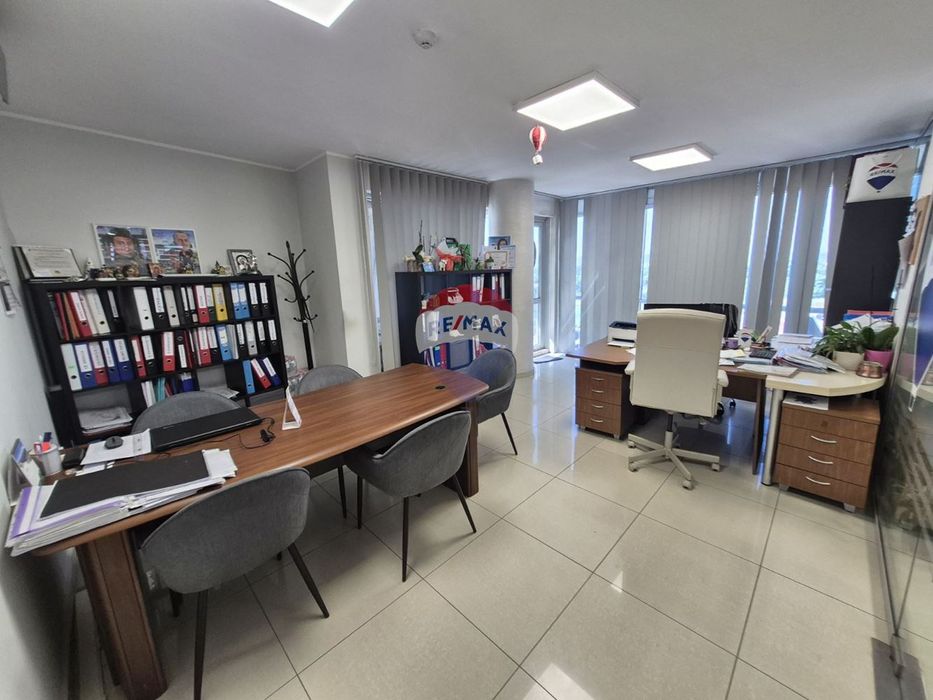 Продава се Офис в Варна, Победа - 98 кв.м за 2133 €/кв.м - Снимка #9