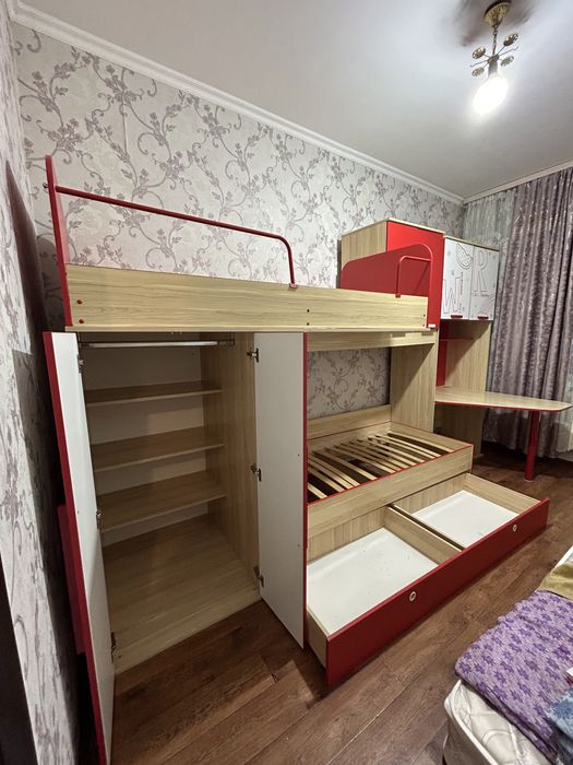 Двухэтажный кровать