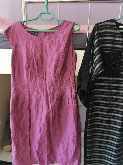 Продавам рокли М и L размери