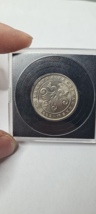 Продам 10тг 1992 в капсуле очень редкая