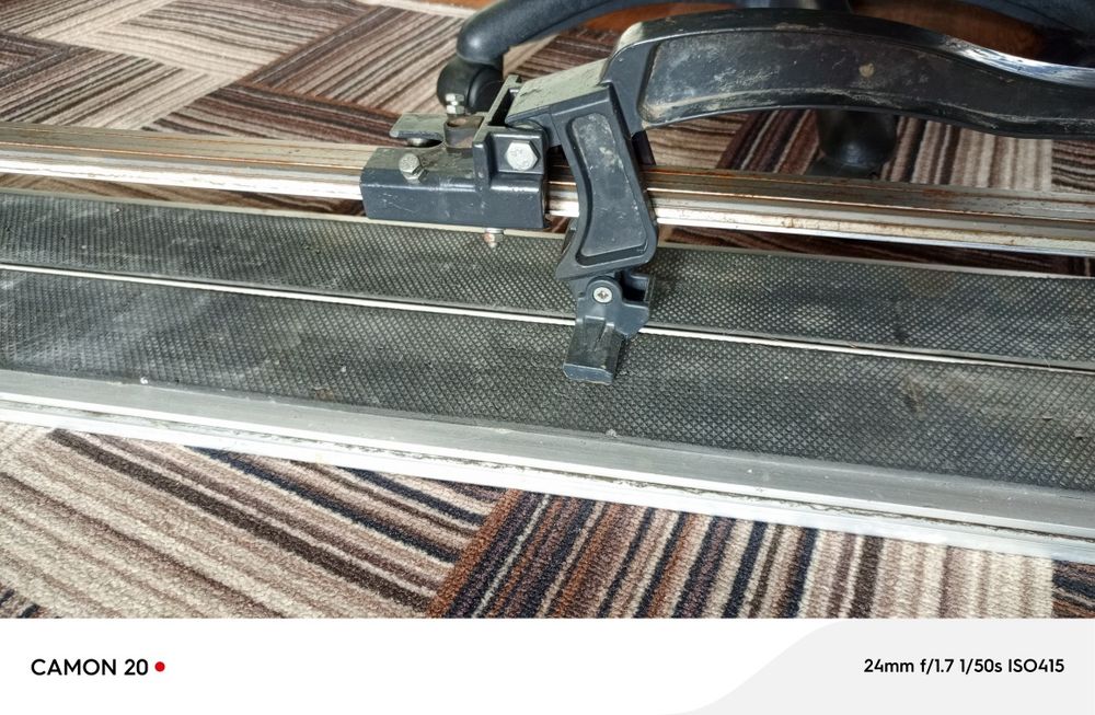 Плиткорез в отличном состоянии