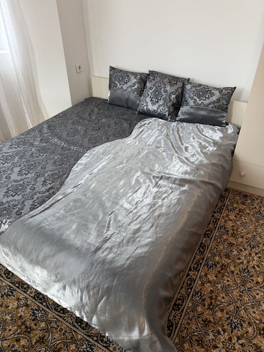 Спалня с две единични легла