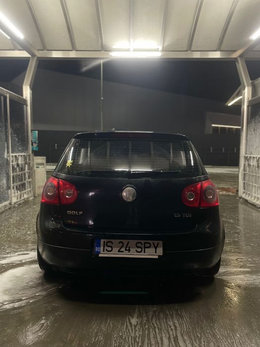 Vând golf V 1.9 Tdi