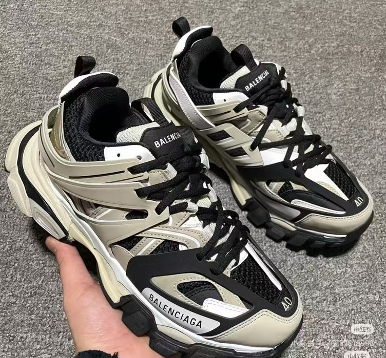Balenciaga track new model