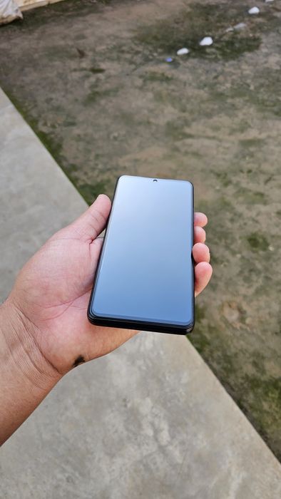 Pocco x4 Pro 5g 8+4/256
Sastyana idyal 
Karo'pka Dakment bor
Obem bor