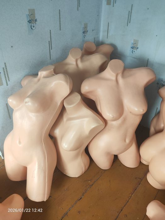 Маникены девушек