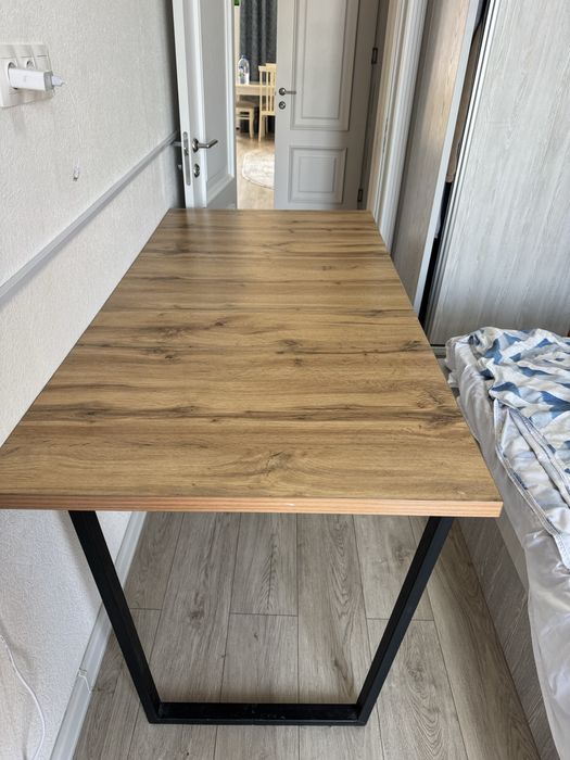 Стол ( для работы, офиса )