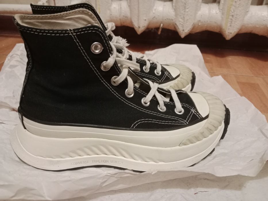 Продам оригинальные converse.