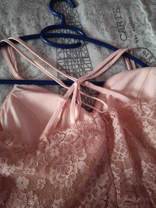 Рокля в бледо розово