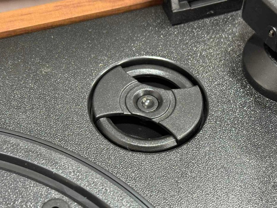 НОВ! Грамофон Crosley Urban Outfitters Limited Edition