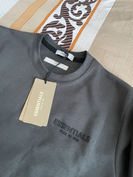 Compleu Essentials Fear of God