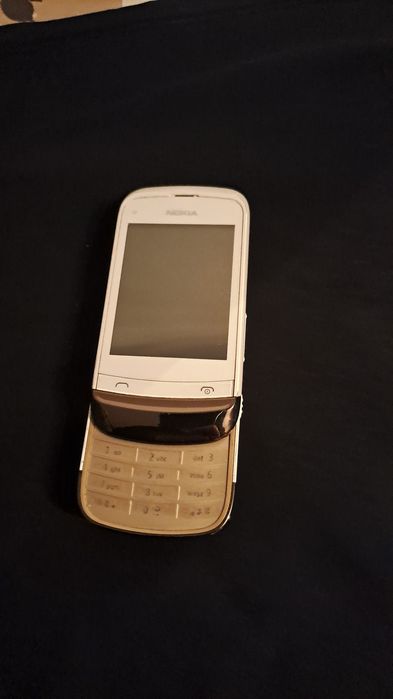Nokia c2 -06 Мобильник