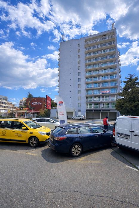 Отдава се търговско помещение 30 м² в центъра на Слънчев Бряг / Sunny Beach, район Автогара.