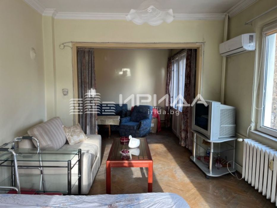 Продава се Тристаен апартамент в София, Яворов - 89 кв.м за 2235 €/кв.м - Снимка #2
